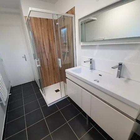 Granne De Lin Rdc Holiday home *